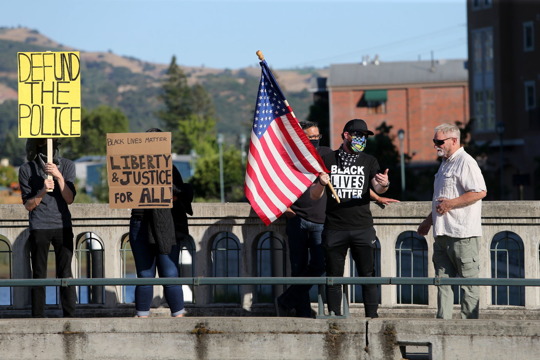 We Back Blue rally in Napa: counter-vigil